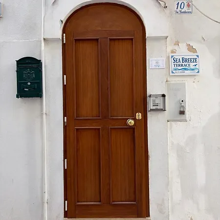 Sea Breeze Terrace מלון דירות מונופולי