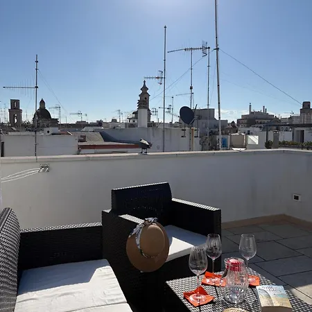 מלון דירות Sea Breeze Terrace 4*